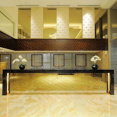 Louis Kienne Hotel Pandanaran Semarang Eksteriør bilde